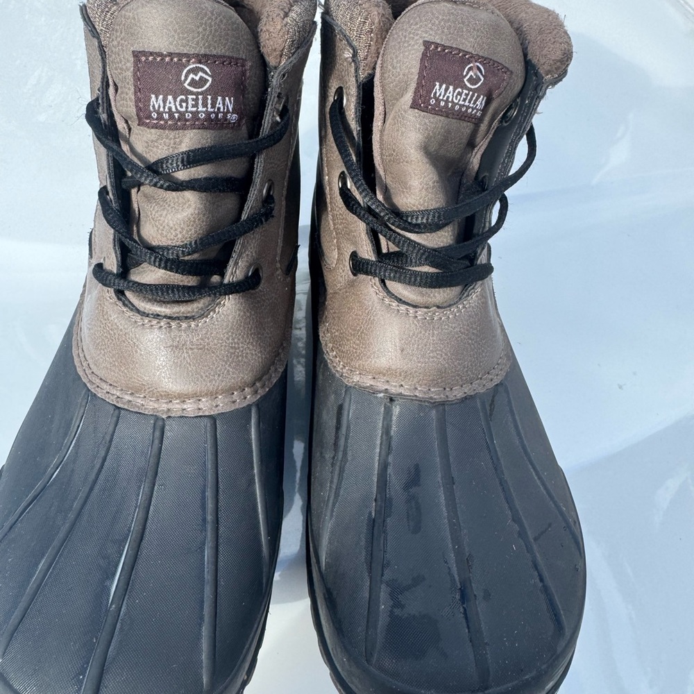 Magellan Outdoors Kids' Black and Brown Rain Boots